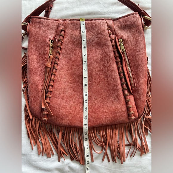 Mode luxe red Fringe western boho fisherman core purse - Picture 9 of 11